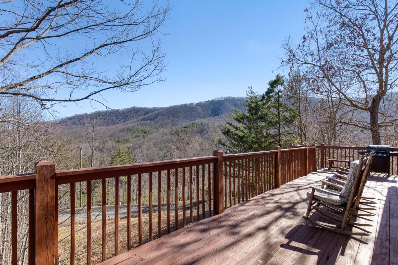 Huckleberry Ridge Villa Pigeon Forge Exterior photo